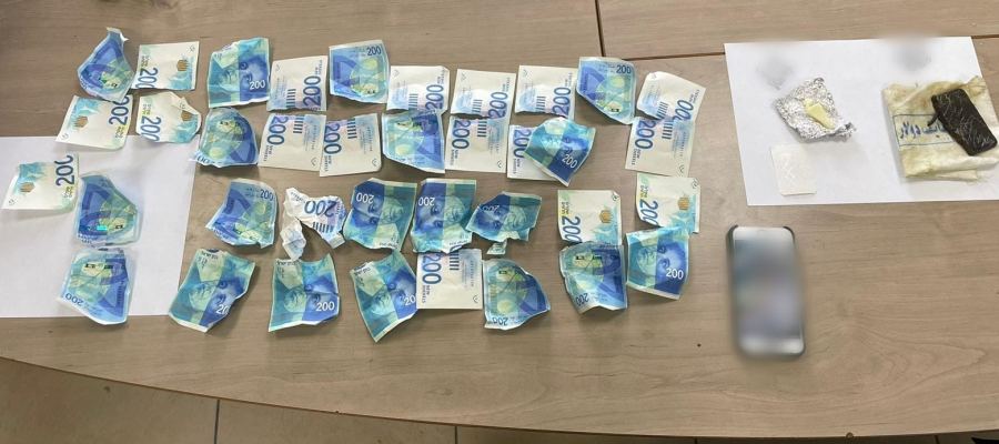 الشرطة تضبط مخدرات واموال مزيفة في حي الطور بالقدس 